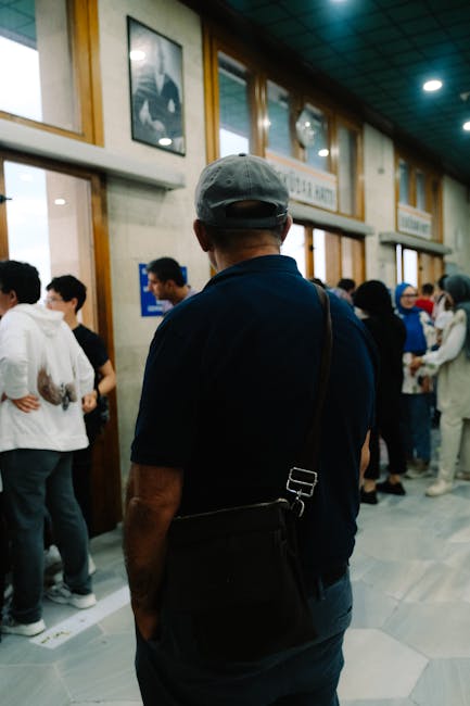 Cum un tânăr a transformat statul la coadă într-o afacere profitabilă