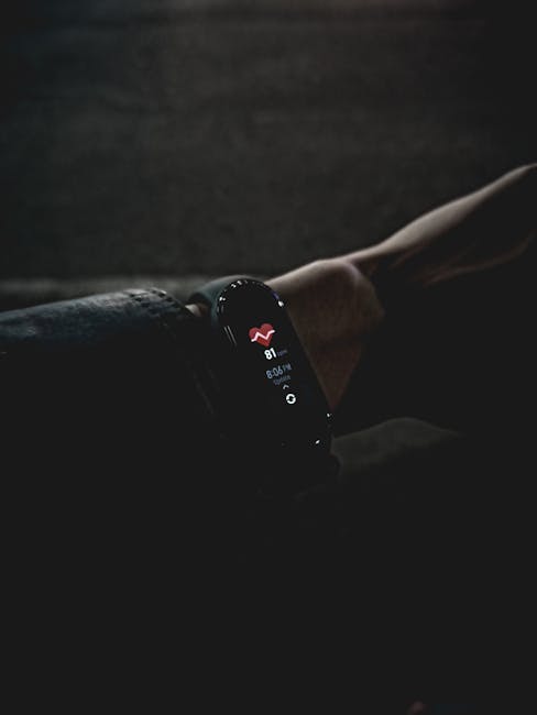 Garmin lansează brățara inteligentă CIRQA, fără ecran și plină de funcții utile