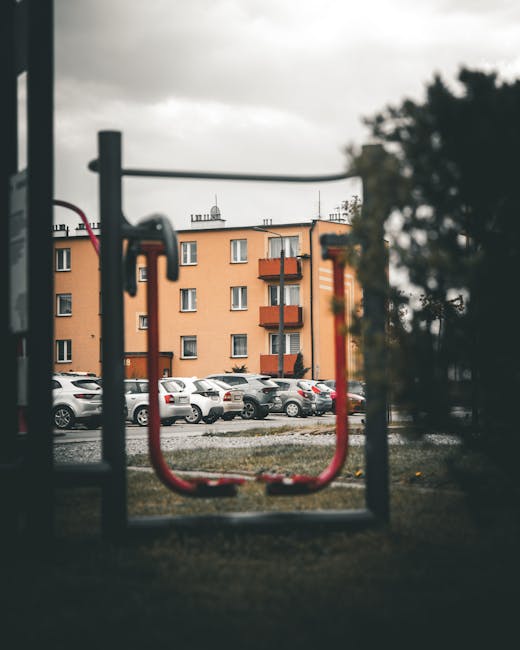 Locatarii din Noua protestează: 18 locuri de parcare desființate pentru un ansamblu rezidențial