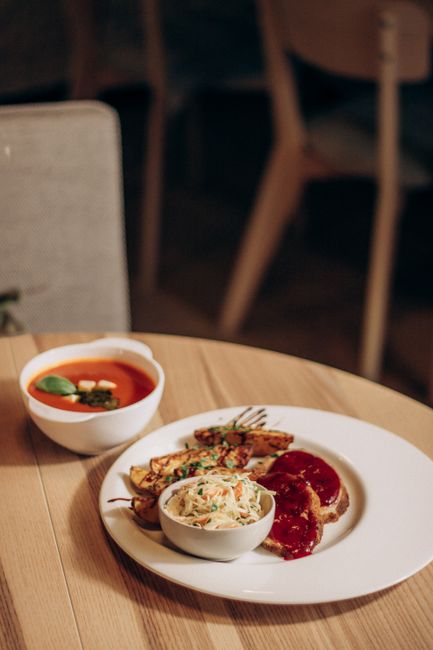 Un nou restaurant promite să înveselească Năvodariul!