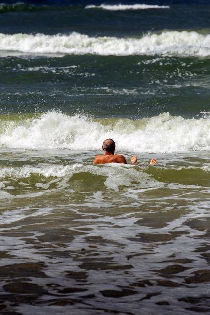 Curenții periculoși de la mare: o salvare dramatică în Eforie Sud