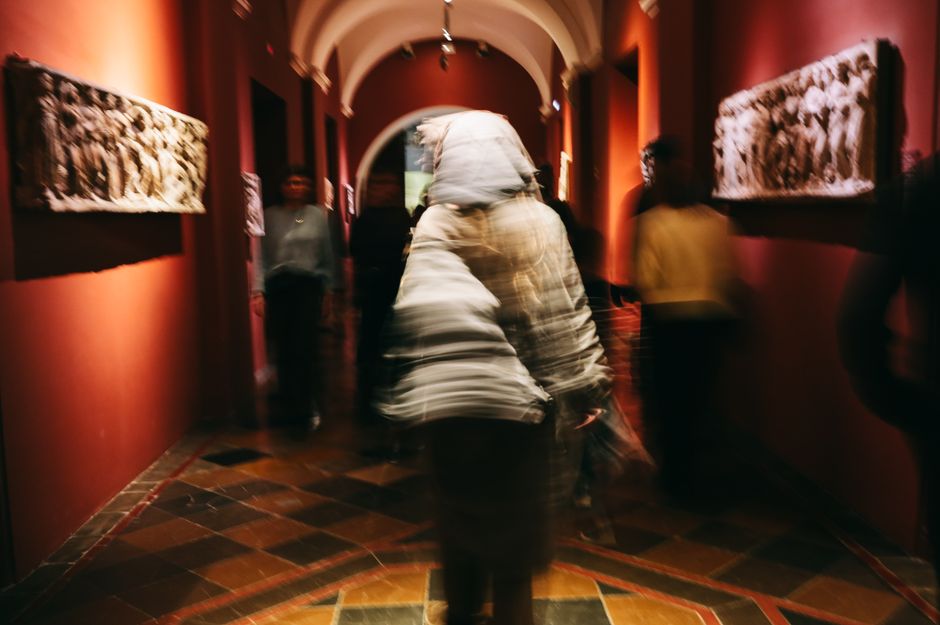 Mircea Cantor aduce arta contemporană la Târgu Mureș cu o expoziție captivantă