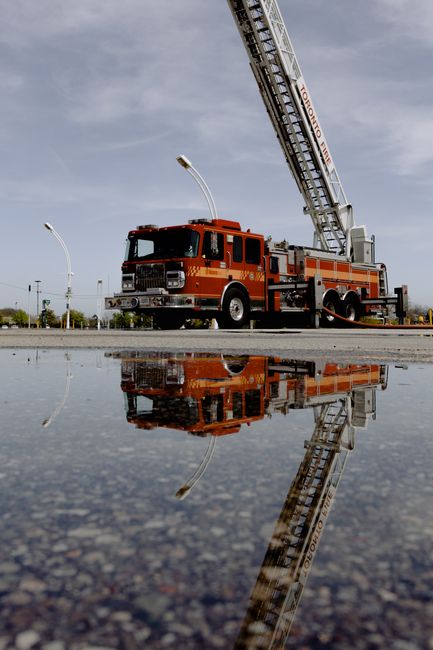 Incendiu devastator la Salubrizare și Servicii Publice Focșani: trei utilaje distruse