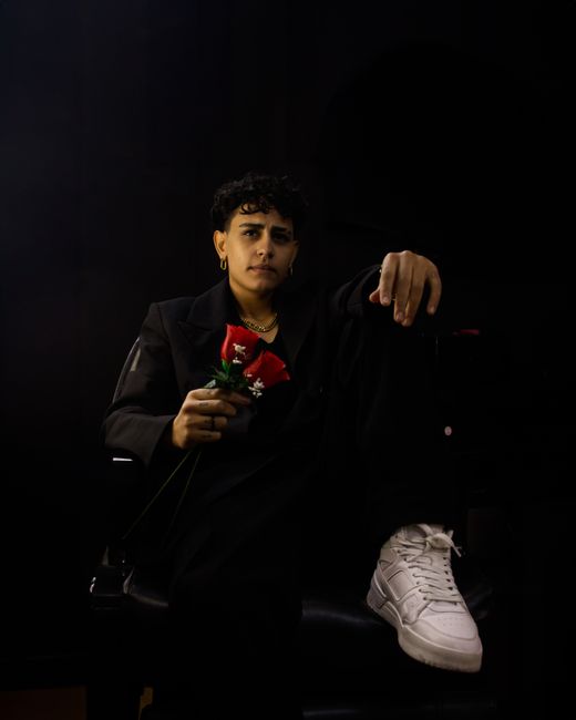 Theo Rose lansează un nou single captivant: „Ceai lângă tine”