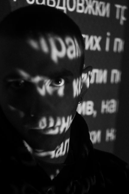 Tânărul din Sibiu care revolutionează fotografia prin anonimat