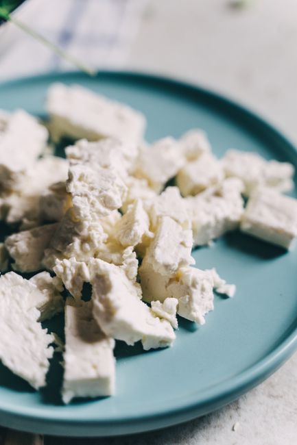 Descoperă brânza feta: cum să alegi varianta autentică din Grecia