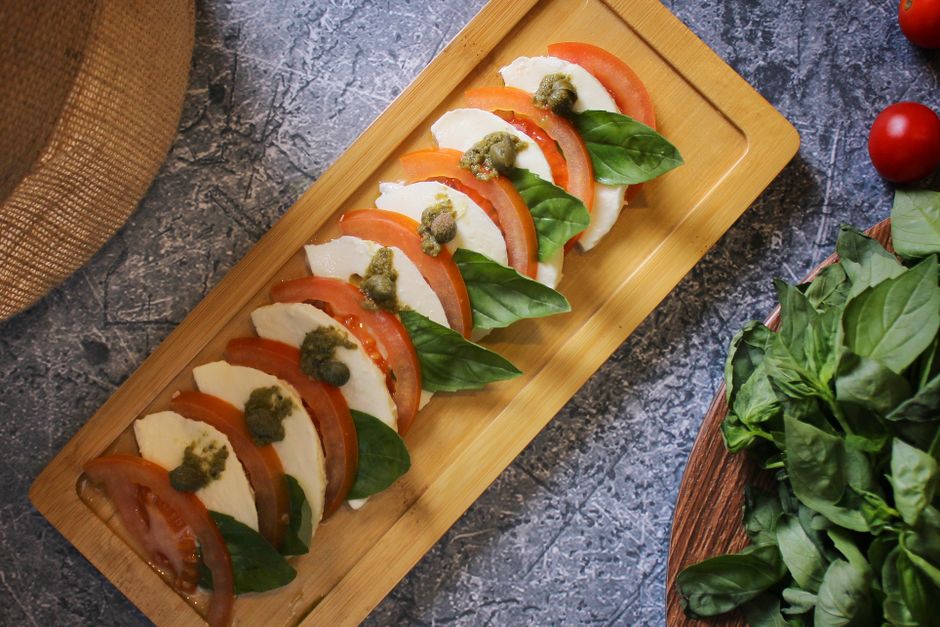 Secretul delicios al salatei Caprese: cum să-i potențezi aroma