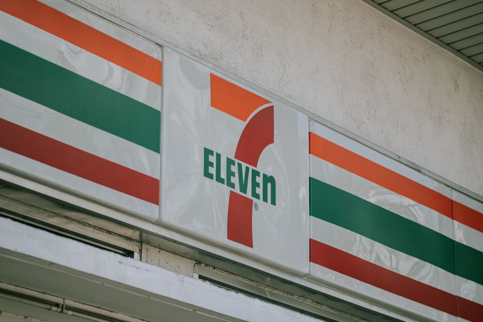 Tranzacție majoră pe piața de retail: 7-Eleven își propune achiziția Zabka Group