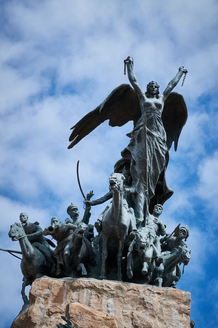 Brașov recupera monumentul Cerbul Carpatin: Înalta Curte susține municipalitatea