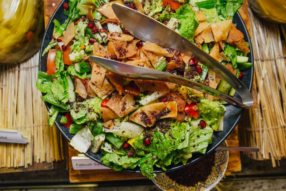 Descoperă salata Fattoush: un deliciu oriental care îți îmbunătățește sănătatea