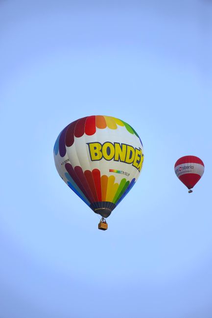 Experimentați o priveliște unică la Zilele Hunedoarei 2026 cu un balon cu aer cald