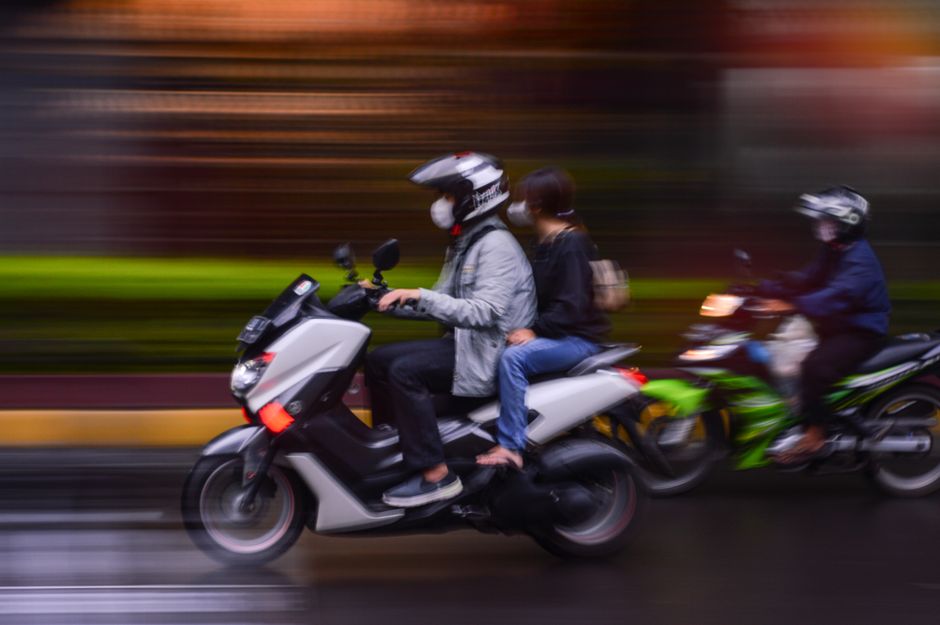 Șoferiță sancționată cu suspendarea permisului după o depășire riscantă