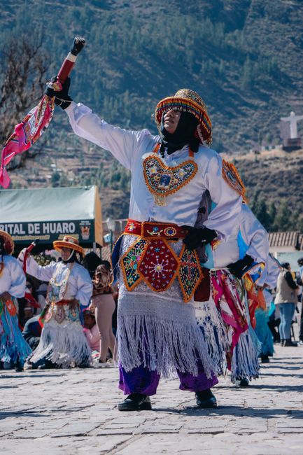 Descoperă magia tradițiilor la Festivalul Internațional de Folclor din Buzău