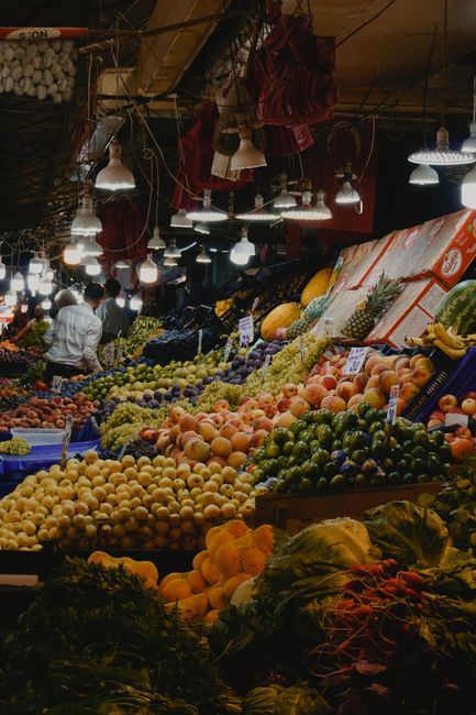De ce românii se întorc la aprozarele de cartier pentru legume și fructe