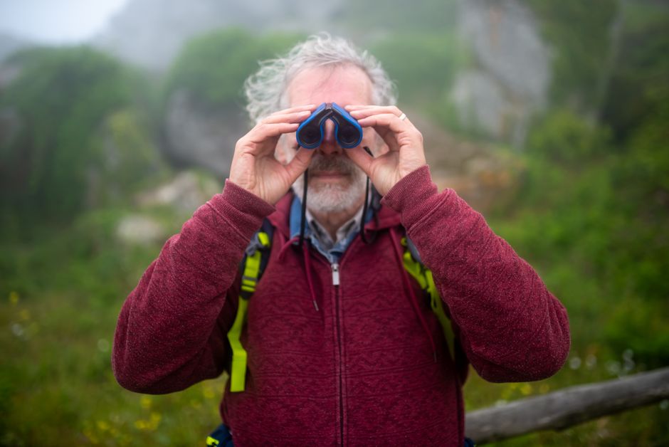 Incident neobișnuit la Iași: Doi pensionari acuzați de spionaj pe plaja de nudiști