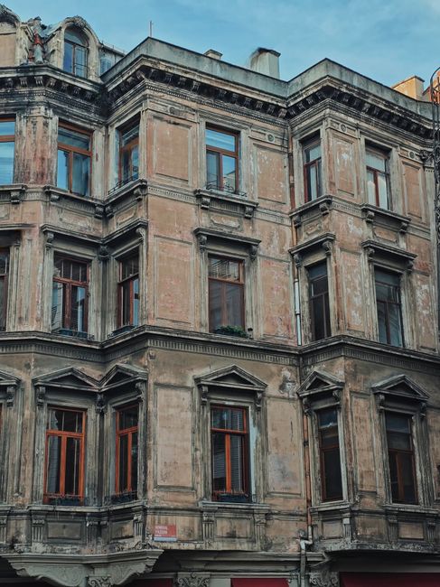 Descoperă arhitectura interbelică a lui Silvestru Rafiroiu în Arad