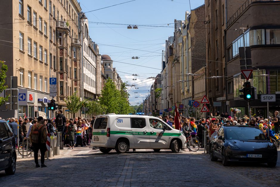 Controverse la Oradea Pride: Amenzi record și acuzații de abuzuri