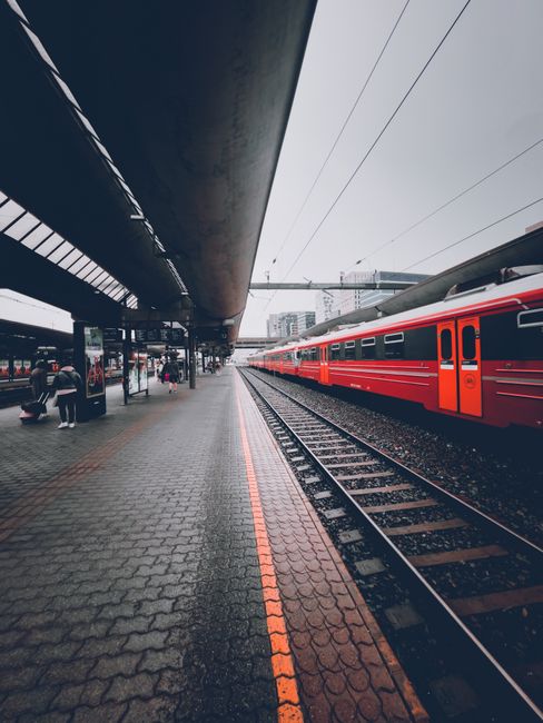Mecanicul de tren sancționat pentru plecarea anticipată a garniturii din Gara Verești
