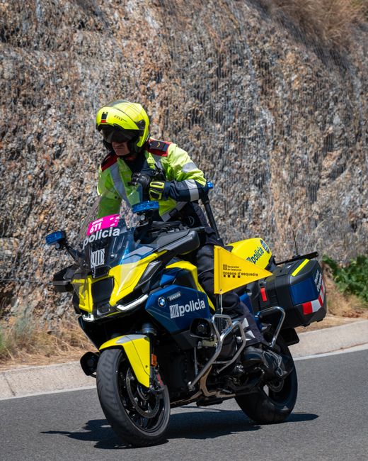 Accident rutier la Dănești: motociclist și pasager răniți grav