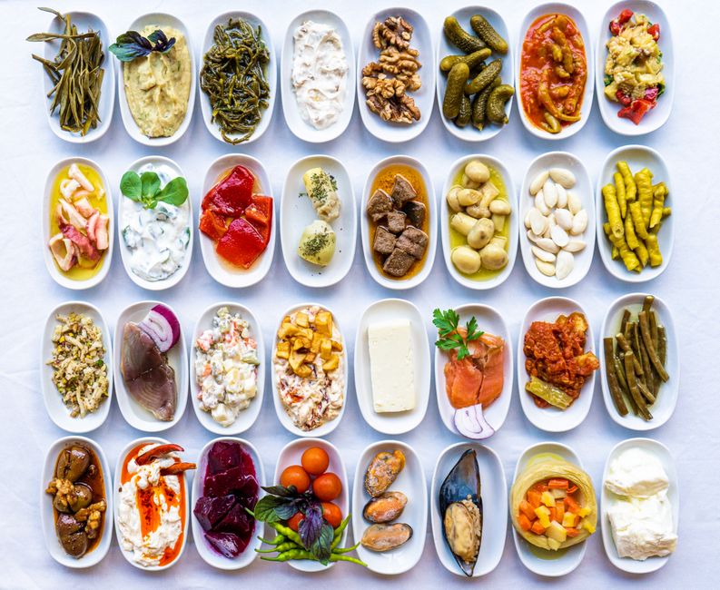 Descoperă ensaladilla rusa: rețeta spaniolă care îți va încânta papilele gustative