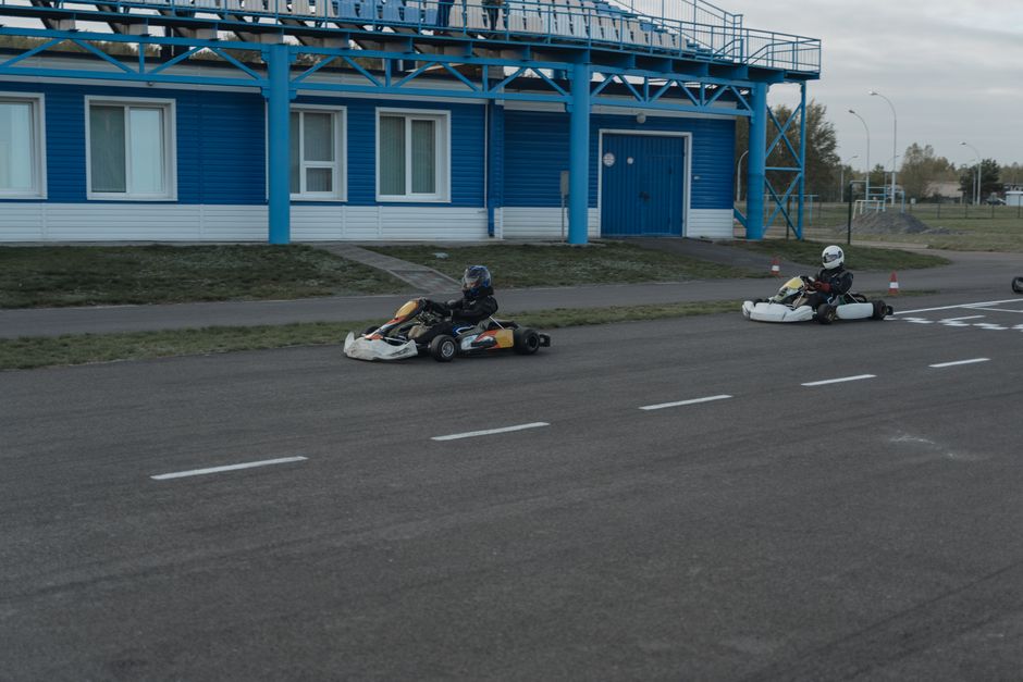 Tineri piloți din Sibiu strălucesc la Rotax Max Challenge România