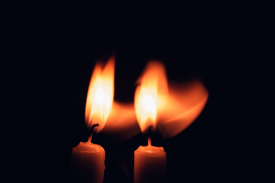 Incendiu în Codlea: o candelă nesupravegheată provoacă pagube într-o garsonieră