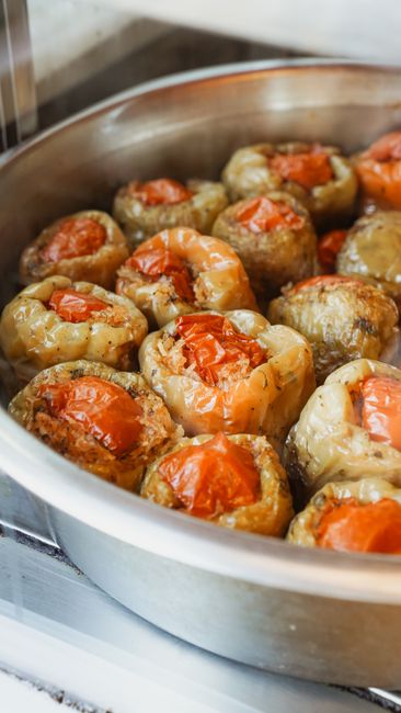 Savurați vara cu roșii umplute grecești: rețeta perfectă pentru o masă delicioasă