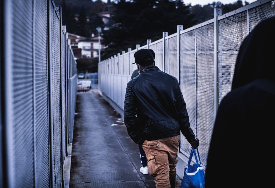 Italia suspendă temporar acordul Schengen cu Spania din cauza crizei migranților