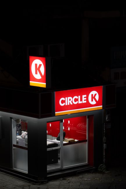 Circle K finalizează o achiziție record de 8,7 miliarde de dolari în Europa