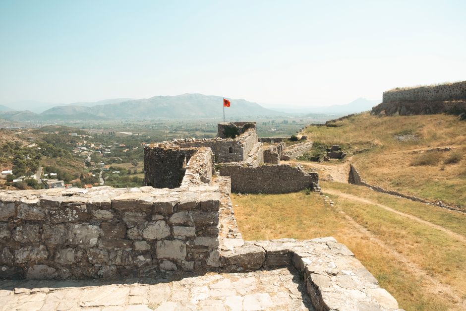 Descoperă cetatea dacică Bănița pe un traseu tematic modernizat