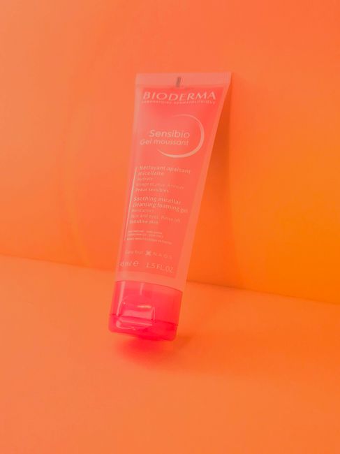 Atenție! Copiii se confruntă cu dermatite severe din cauza cosmeticelor pentru adulți