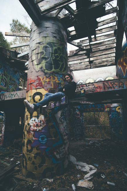 De la clădiri abandonate la aventuri virale: cum a cucerit Urbex tinerii din Zalău