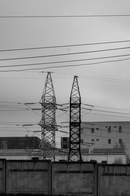 România continuă să furnizeze energie electrică Republicii Moldova, în ciuda provocărilor energetice