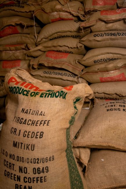 Creșteri alarmante ale prețurilor la cafea: stocurile de Arabica ajung la limite critice