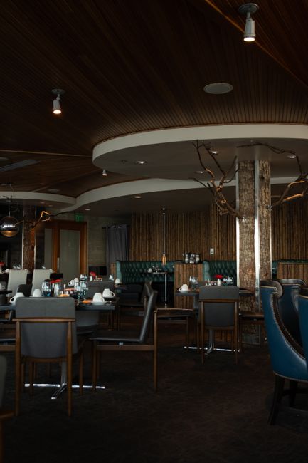Bacșișul din restaurantele românești: o sursă semnificativă de venit pentru stat