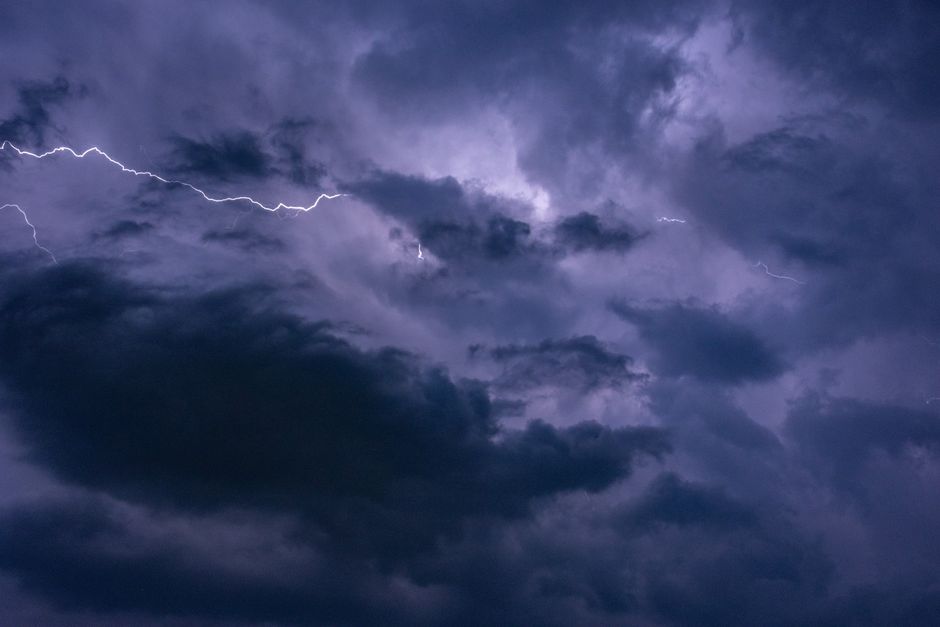 Averse și vijelii în Olt: prognoza meteo aduce vreme instabilă