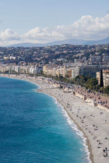 Descoperă Nisa: bijuteria ascunsă a Riviera Franceză și plajele ei de vis