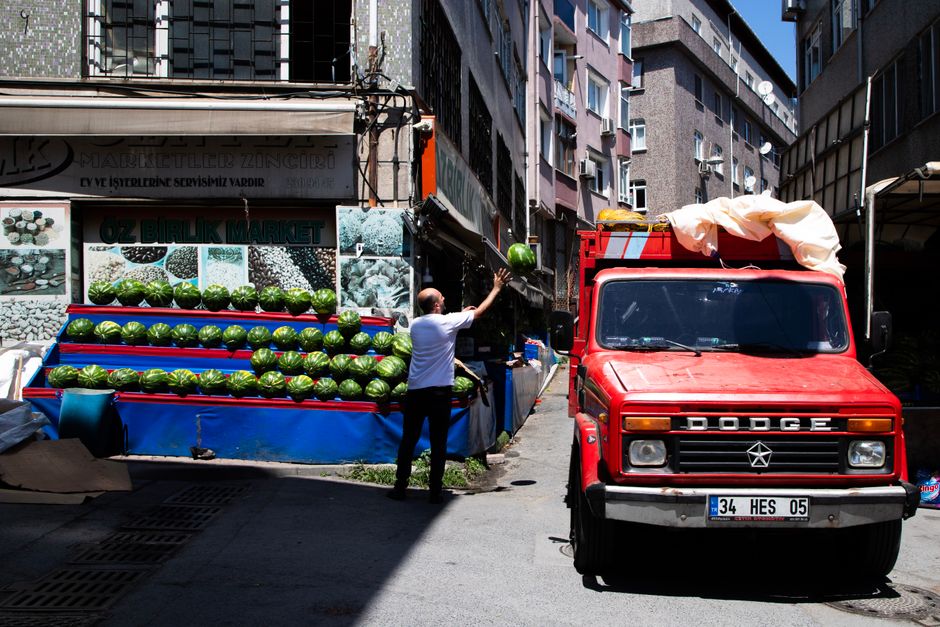 Conflict în Piața Stupini: un comerciant de pepeni reținut după o agresiune