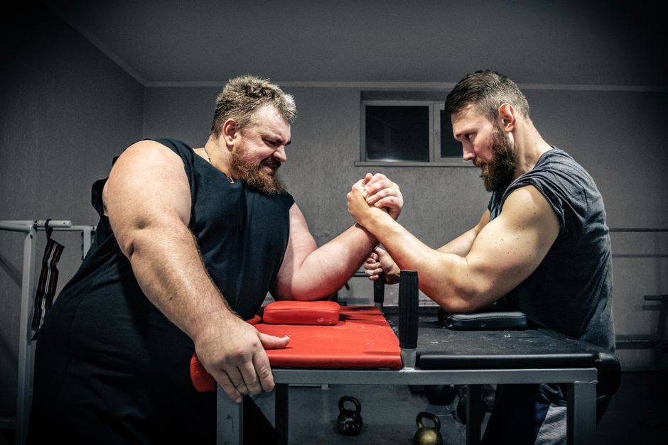 Cupa Dobrin Skandenberg 2026: Piteștiul găzduiește o competiție de armwrestling de excepție