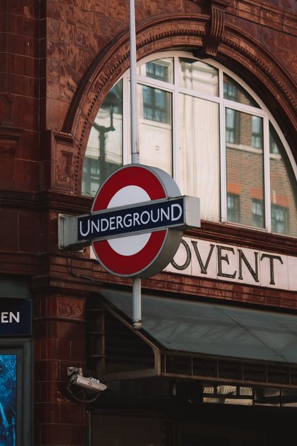 Covent Garden: un colț turistic al Londrei marcat de crime și dependență