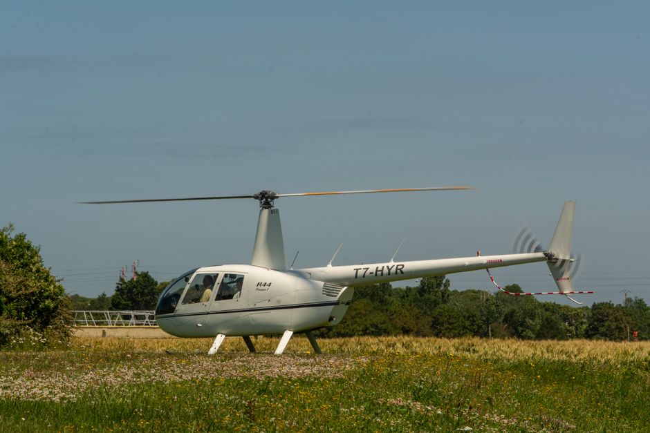 Incident neobișnuit: elicopter aterizează fără anunț într-un complex turistic din Constanța