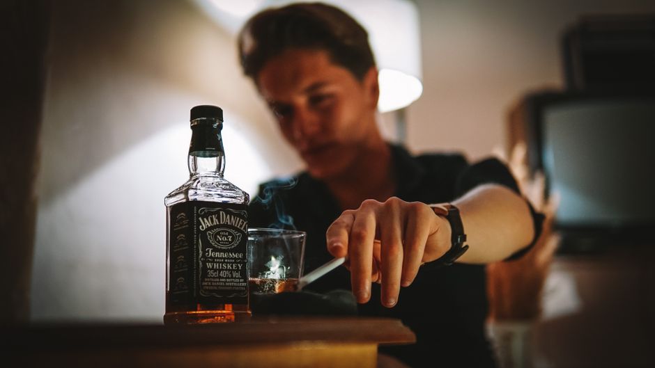 Reguli stricte pentru țigările și alcoolul aduse din Bulgaria: Ce trebuie să știi