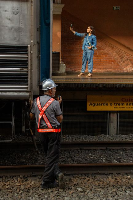 Atenție la selfie-uri: trenurile pot fi mortale!