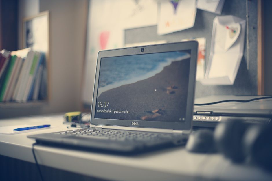 Alegerea între ultrabook și laptop clasic: ce trebuie să știi înainte de a cumpăra