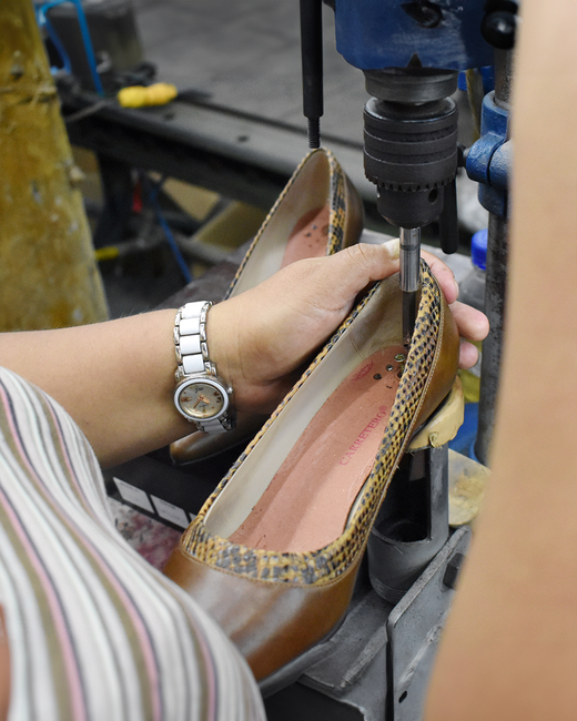 Valea lui Mihai în criză: fabrica Lloyd Shoes își oprește activitatea, sute de angajați afectați