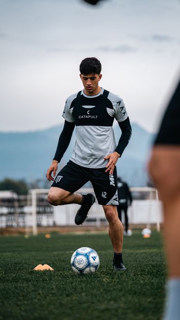 Tânărul fotbalist Simon Mark se alătură Academica Transilvania la 18 ani