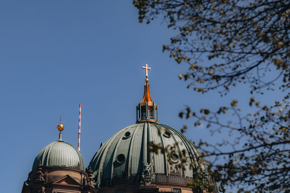 Germania: Bisericile pierd membri, dar impozitul bisericesc continuă să aducă profituri