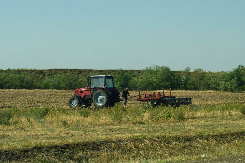 Incendiu devastator într-o hală din Satu Mare: tractorașe și utilaje distruse