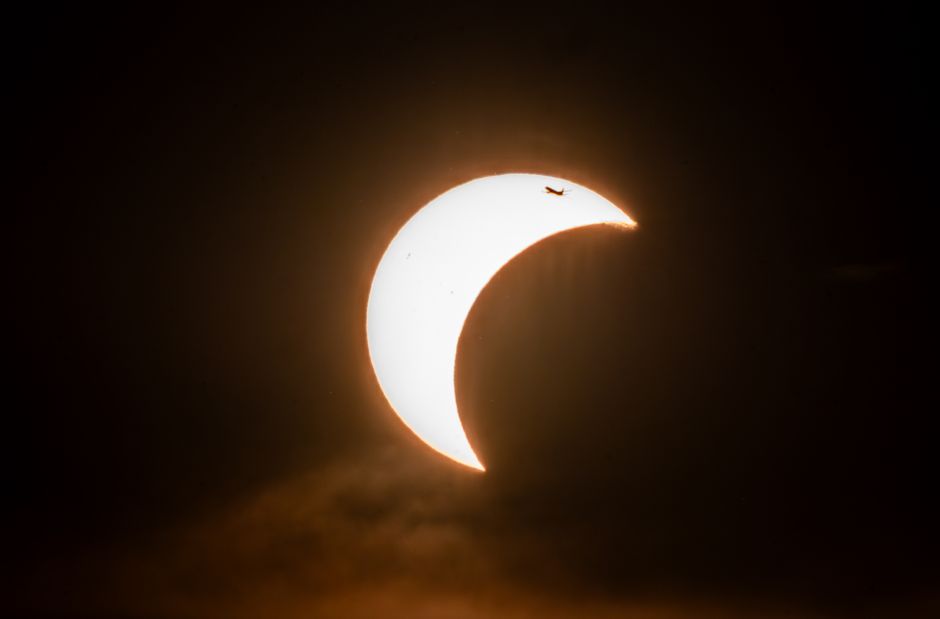 Călătoria extravagantă a emiratului Qatar pentru a urmări eclipsa de Soare