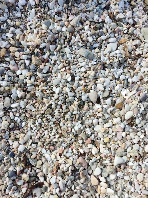 Descoperă plaja Lalaria din Grecia: un colț de rai cu reguli stricte pentru turiști